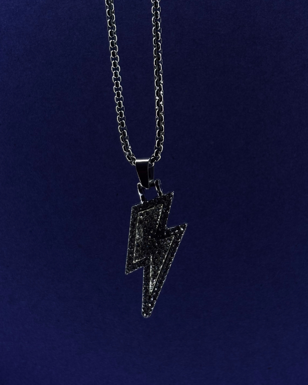 Stone-Studded Thunderbolt Pendant with Curb Chain Necklace – Sparkling Unisex Jewelry