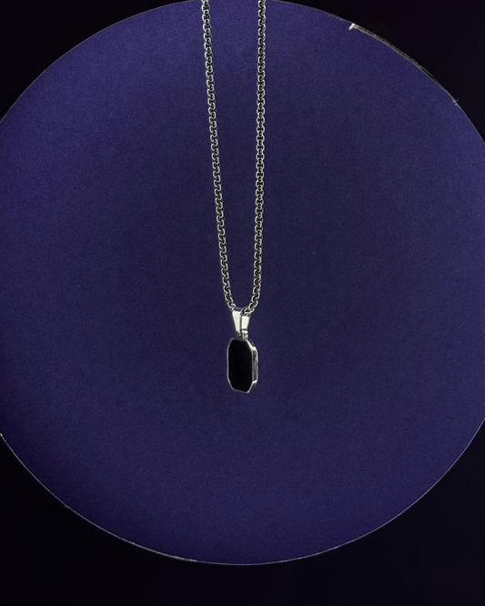 Black Hexagon Pendant with Curb Chain Necklace ā Minimalist Geometric Unisex Jewelry