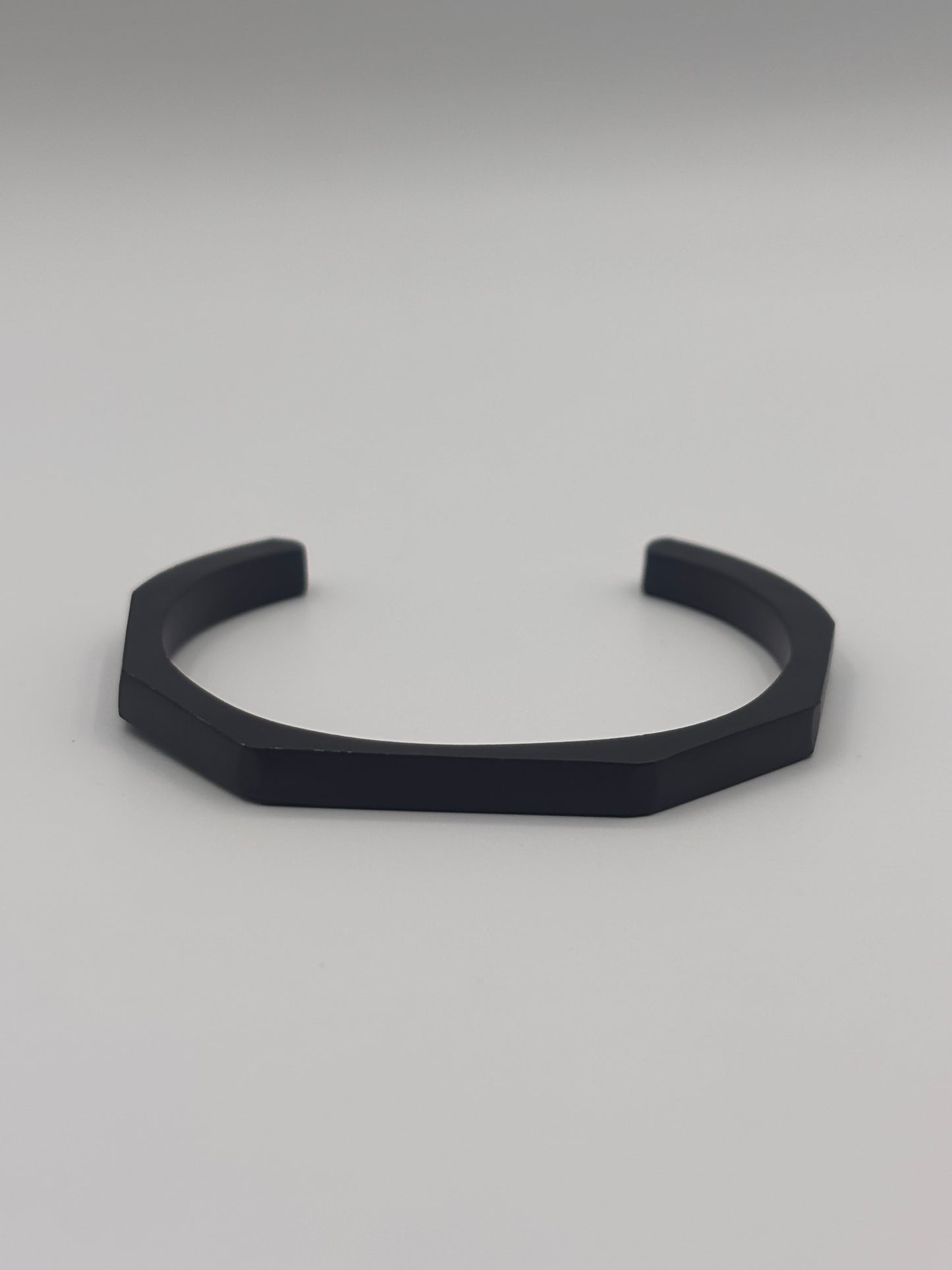 Sleek Silver Open Cuff Bracelet – Timeless Unisex Style