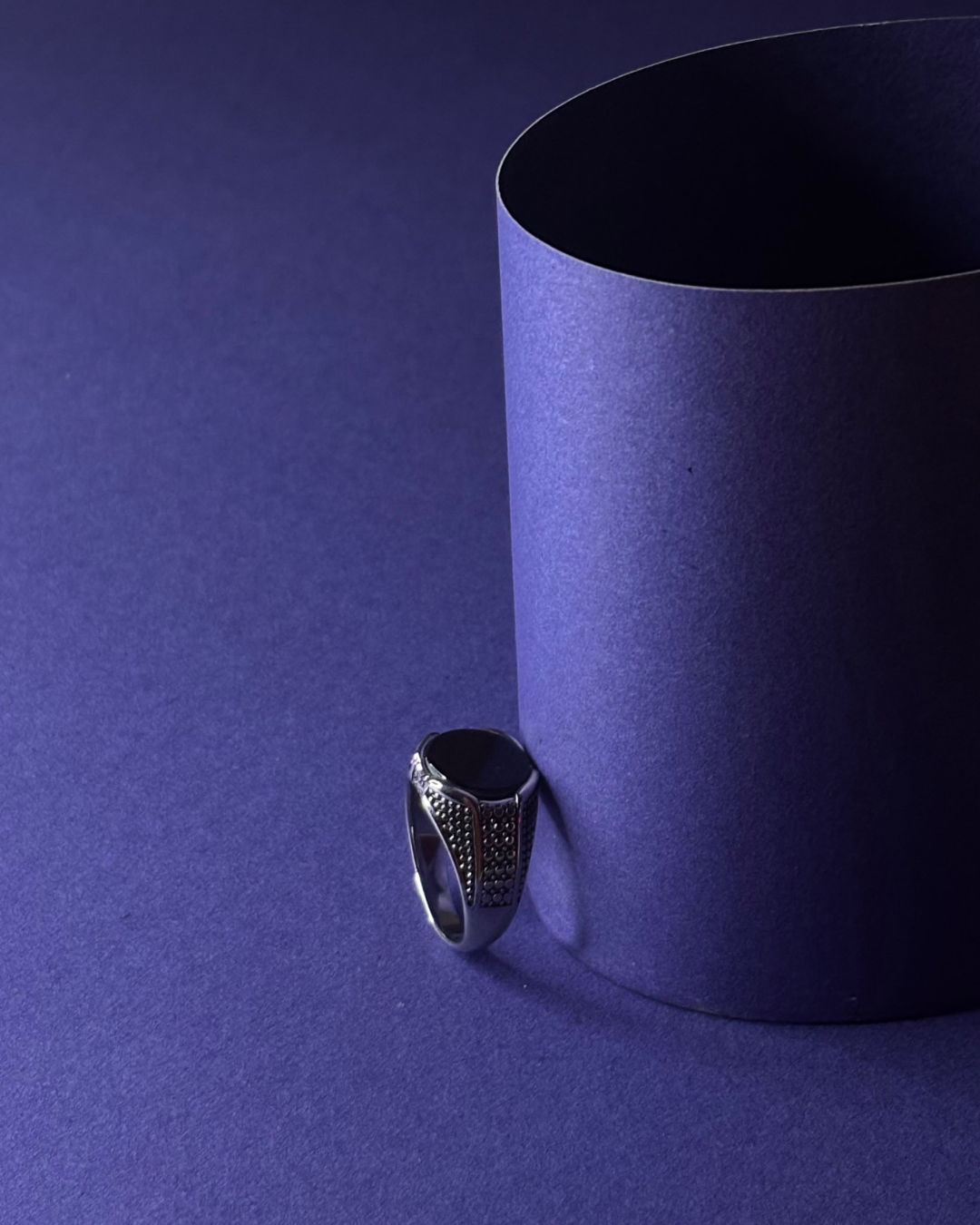 Men’s Regal Silver Stone Ring | Textured Heritage Design