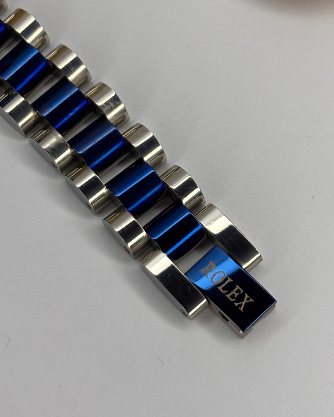 Luxury Rolex Style Bracelet – Timeless Unisex Jewelry (Available in 5 Colors)