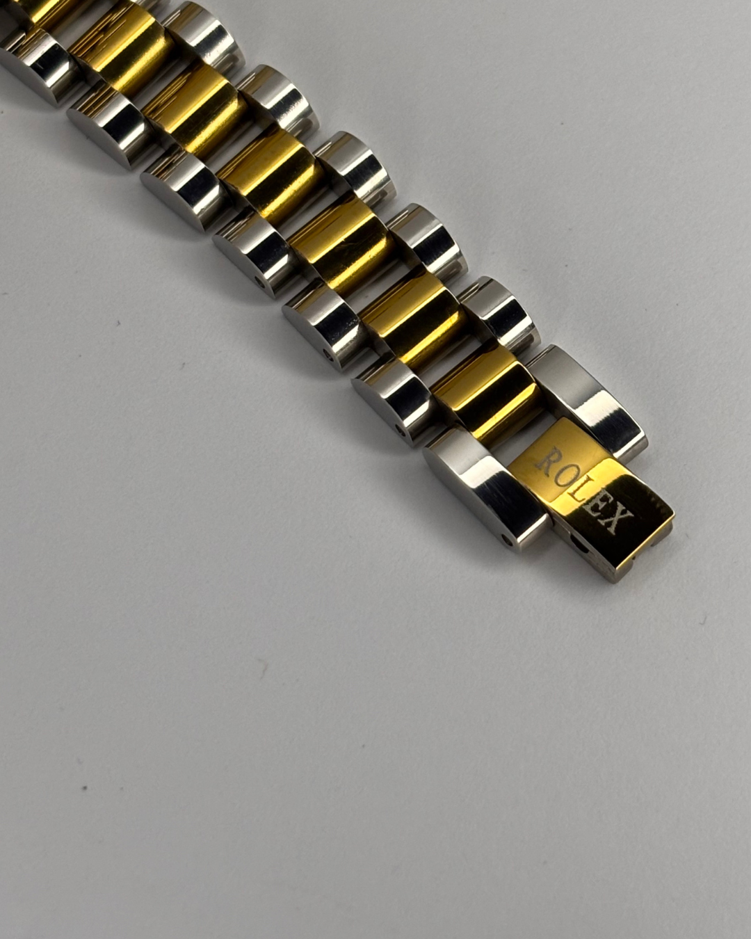 Luxury Rolex Style Bracelet – Timeless Unisex Jewelry (Available in 5 Colors)