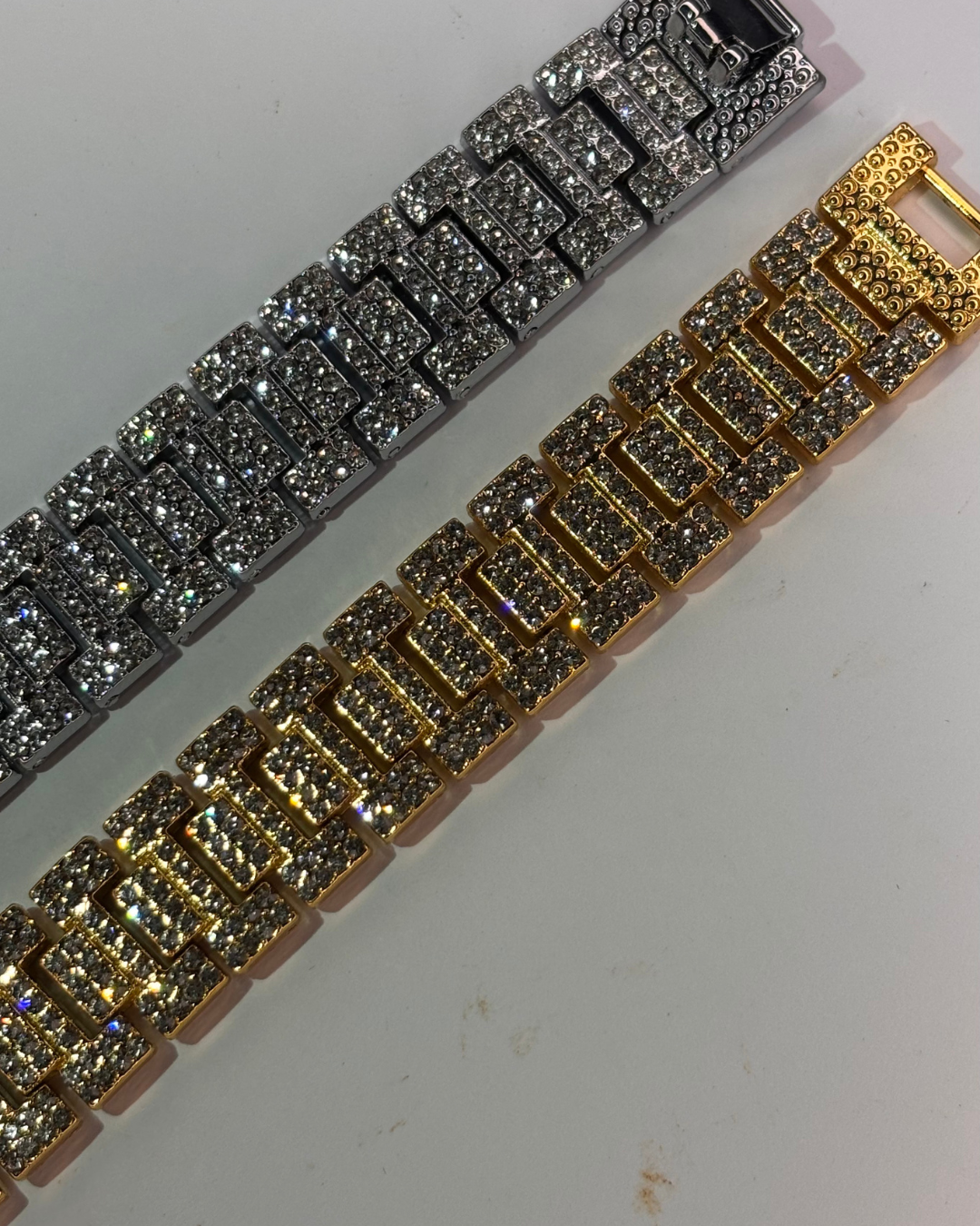 Iced Cuban Link Bracelet – Bold Hip Hop Statement Jewelry (Silver & Gold)