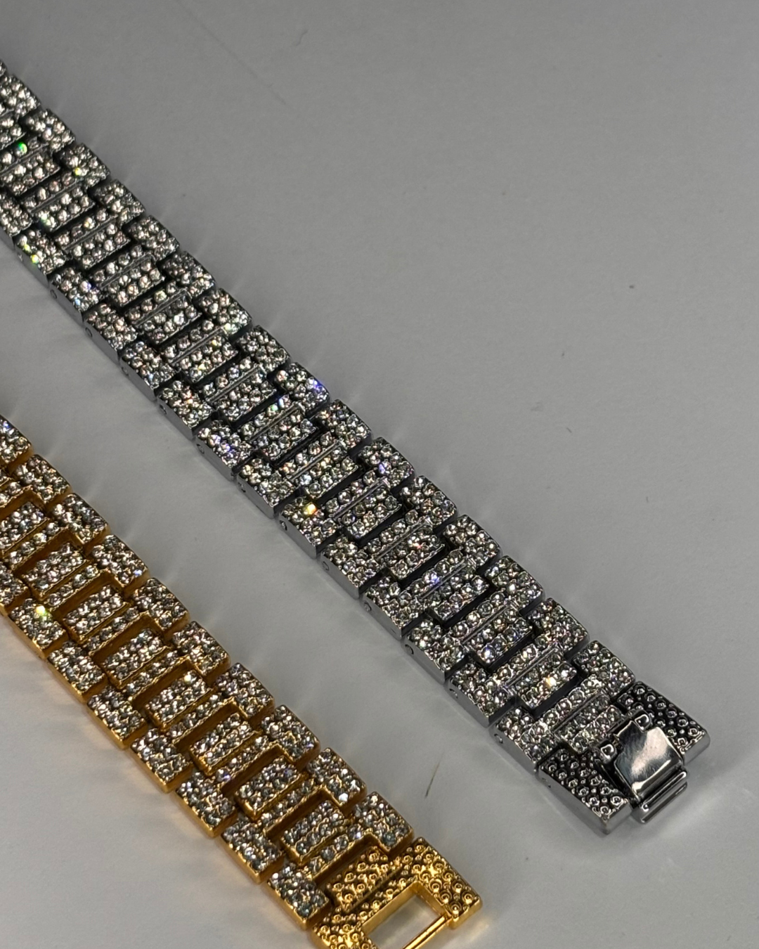 Iced Cuban Link Bracelet – Bold Hip Hop Statement Jewelry (Silver & Gold)