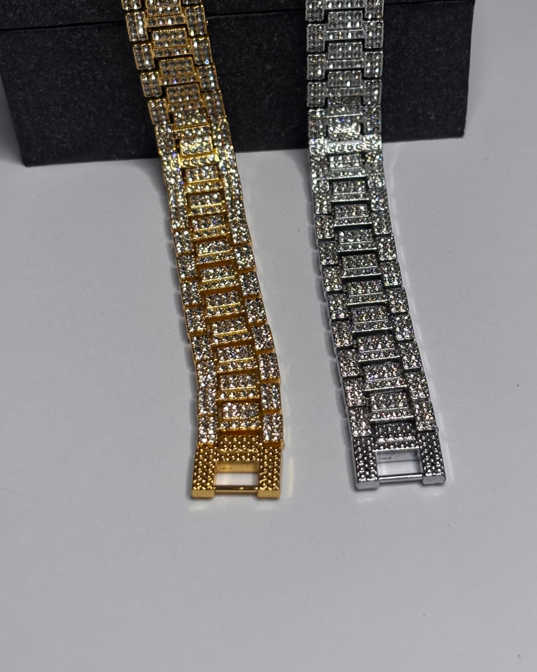 Iced Cuban Link Bracelet – Bold Hip Hop Statement Jewelry (Silver & Gold)