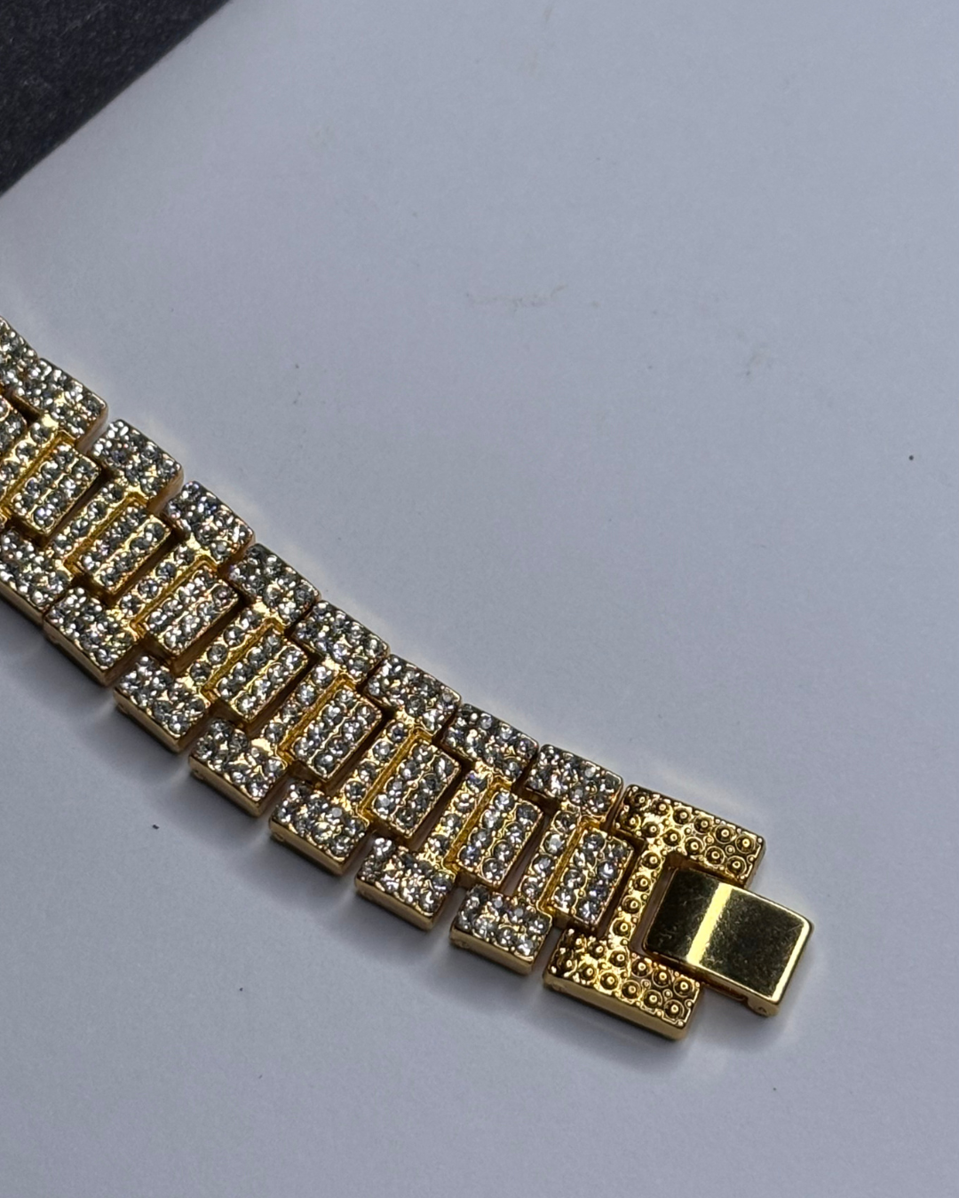 Iced Cuban Link Bracelet – Bold Hip Hop Statement Jewelry (Silver & Gold)