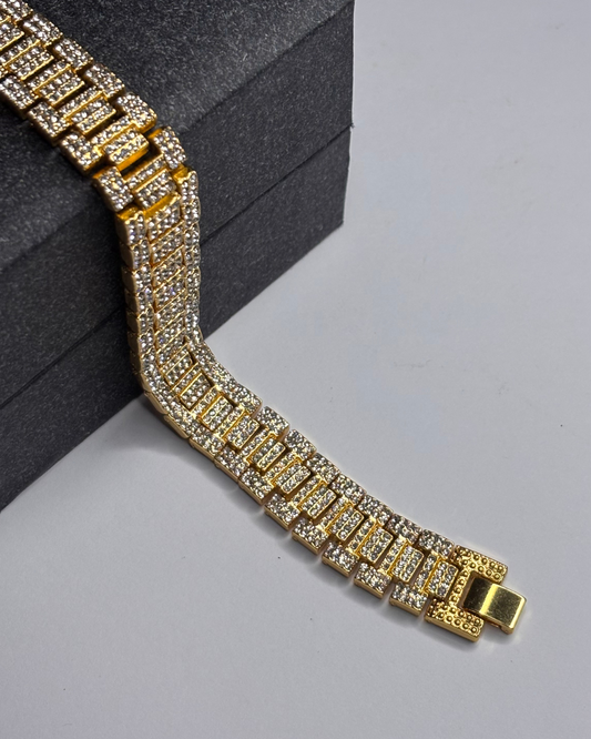 Iced Cuban Link Bracelet – Bold Hip Hop Statement Jewelry (Silver & Gold)