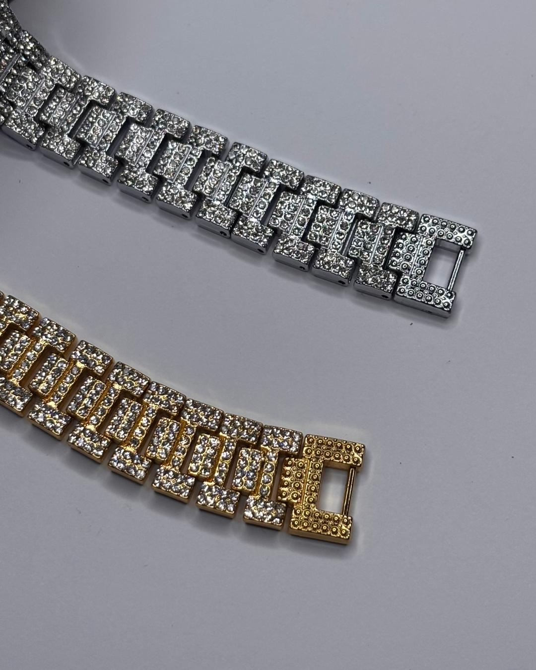 Iced Cuban Link Bracelet – Bold Hip Hop Statement Jewelry (Silver & Gold)