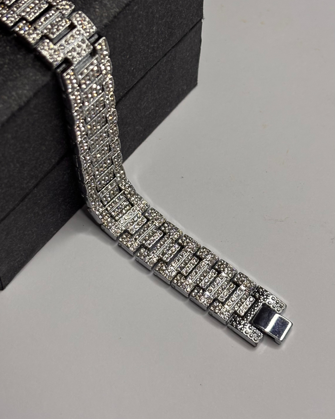 Iced Cuban Link Bracelet – Bold Hip Hop Statement Jewelry (Silver & Gold)