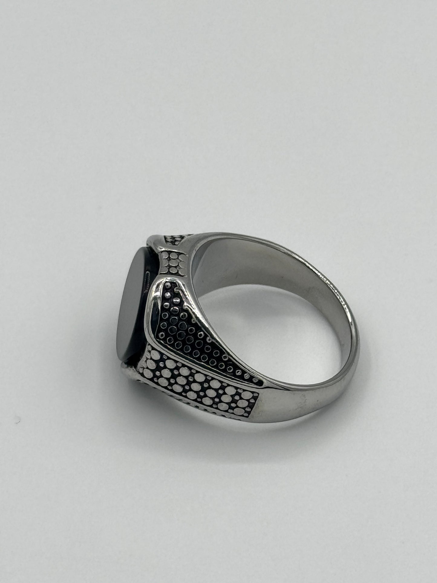 Men’s Regal Silver Stone Ring | Textured Heritage Design