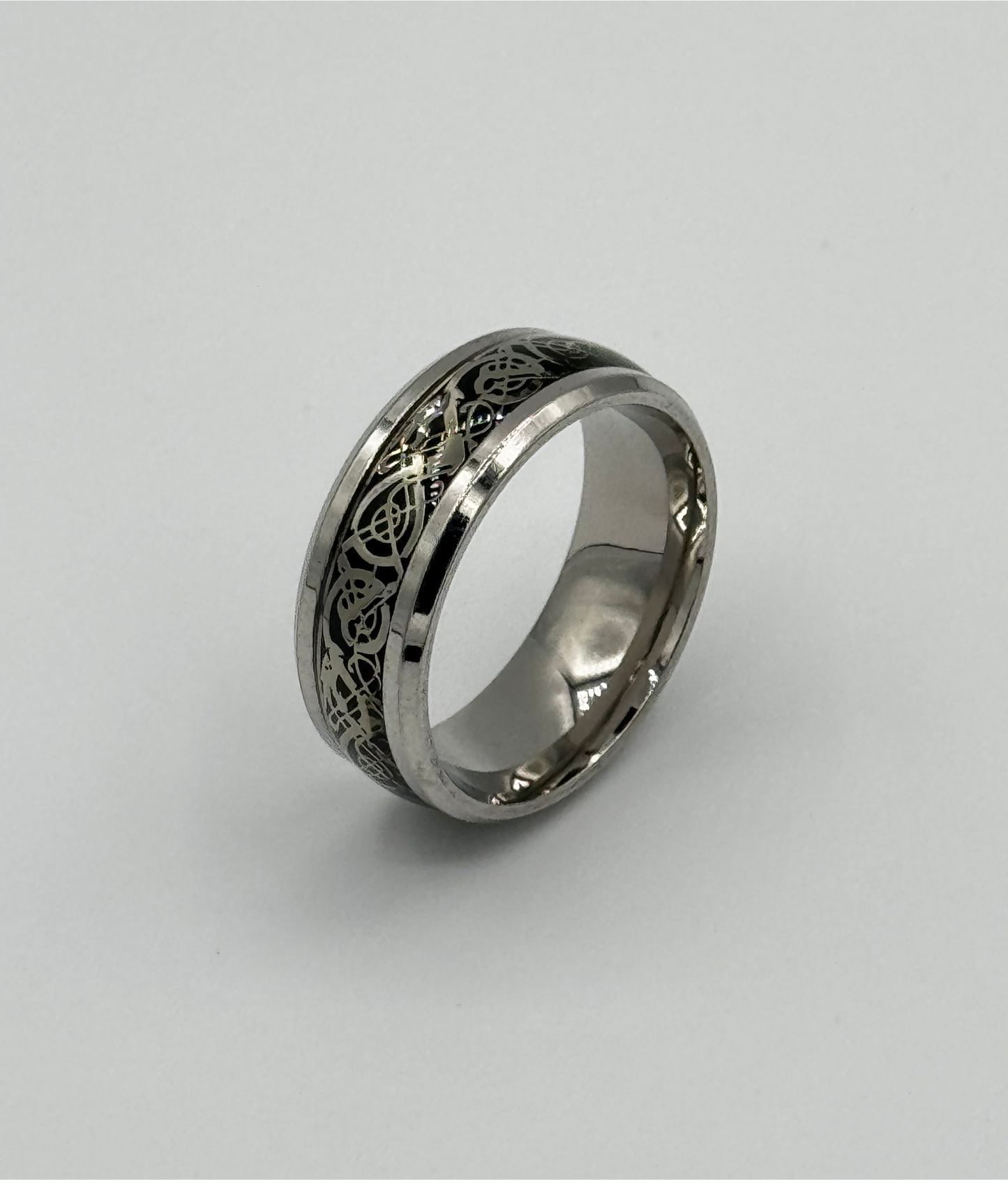 Men’s Regal Silver Engraved Ring | Timeless Heritage Design