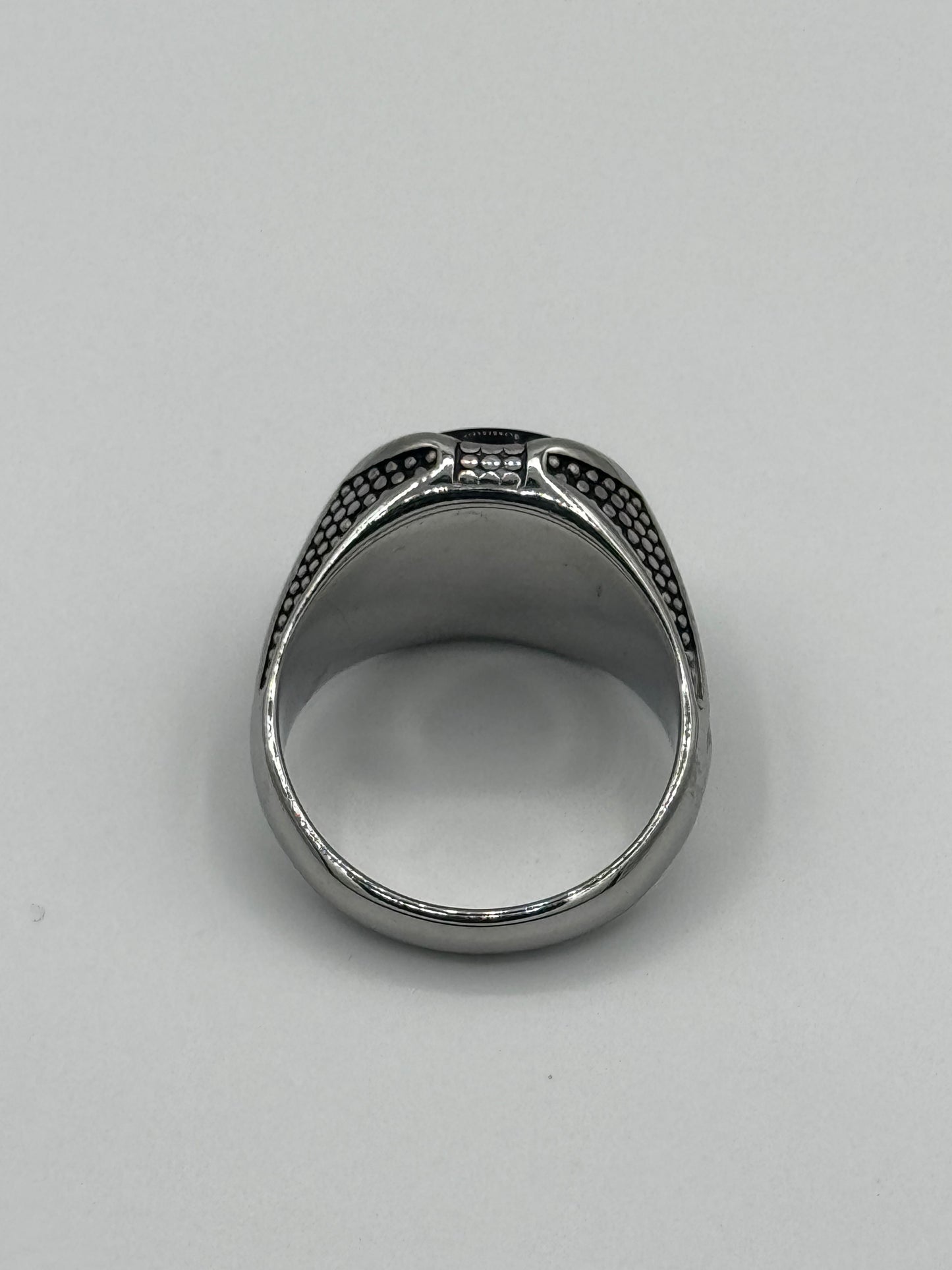 Men’s Regal Silver Stone Ring | Textured Heritage Design